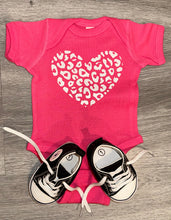 Load image into Gallery viewer, Leopard Print Heart Bodysuit