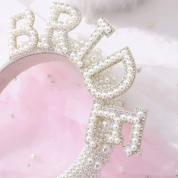 Load image into Gallery viewer, Bride Headband Veil